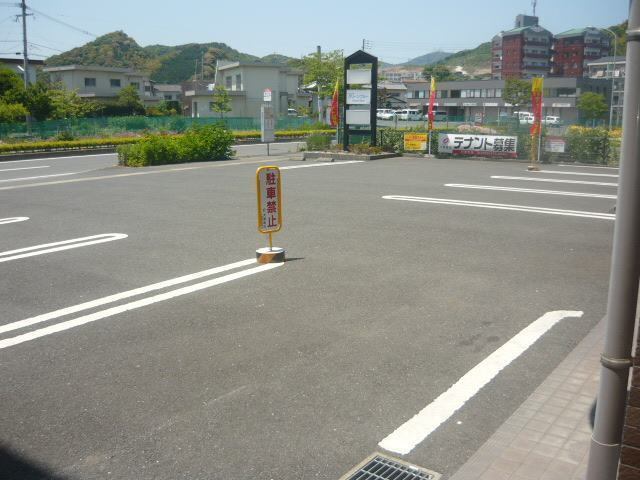 プレンティⅡ 駐車場