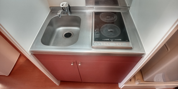 レオパレス木屋瀬 システムキッチン２口コンロ付き（ラジエントヒーター）