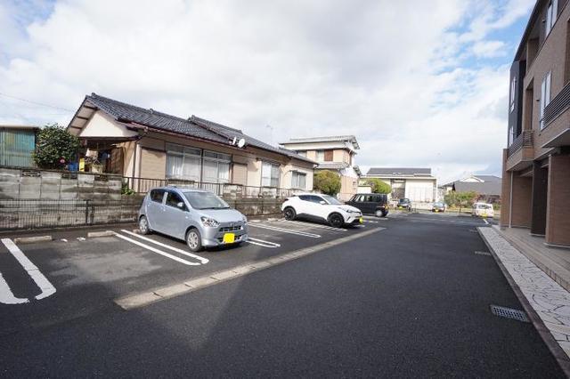 フォーエヴァー　サンリッチ 駐車場
