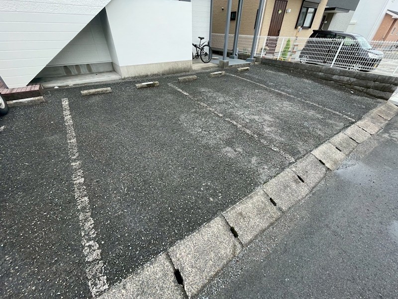 オアシス上津役 駐車場