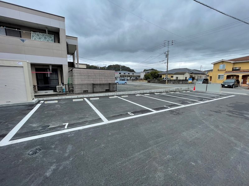 INVEST長津 駐車場
