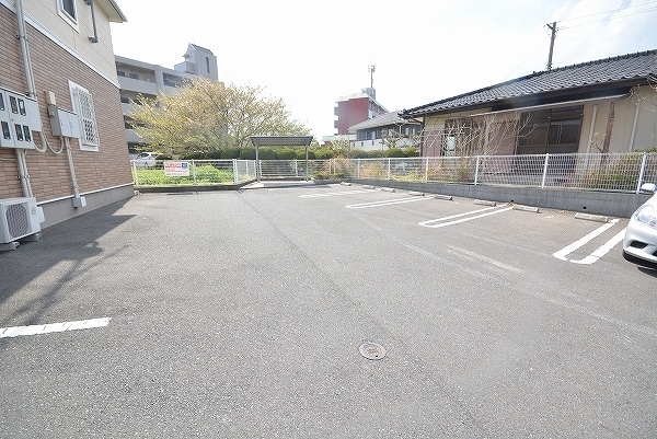 サンリット　スクエア 駐車場