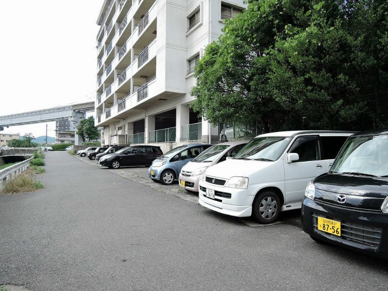 プレアール志徳 駐車場