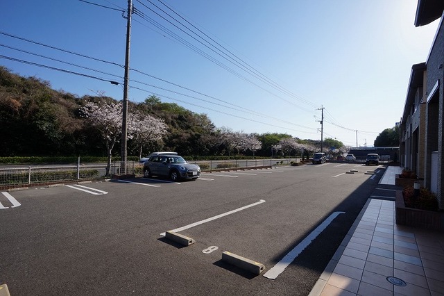 カルム・プロムナード花野路Ⅱ 駐車場