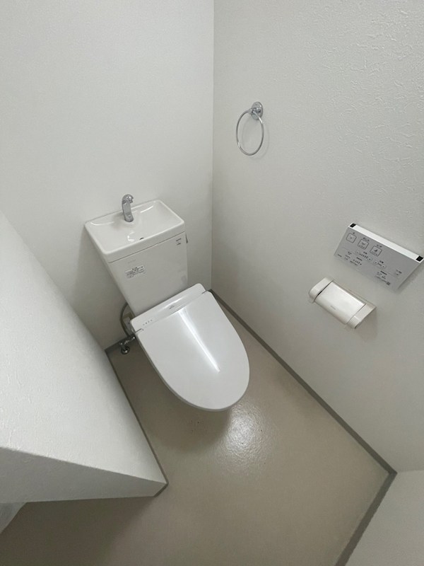 CPタワー トイレ