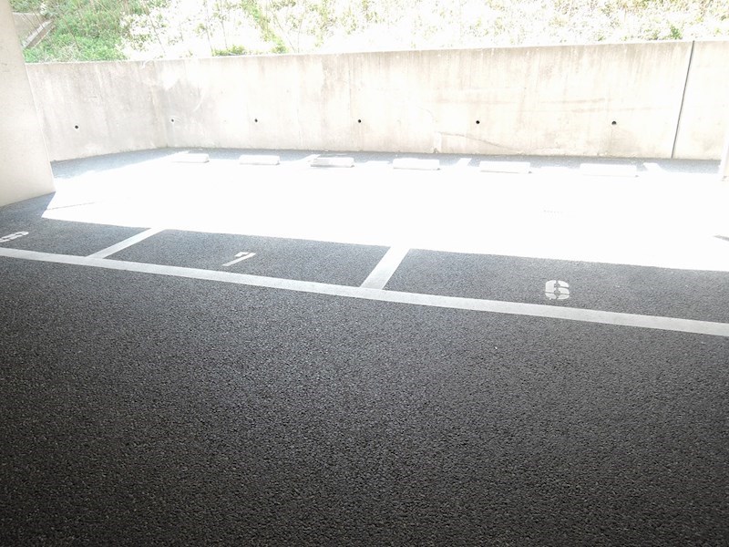 コスモス浅川学園台 駐車場