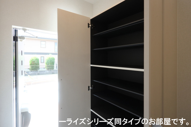 ロータス　スクエアＢ 収納