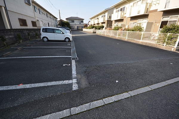ファミールヒイラギＢ 駐車場