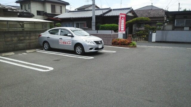 エール湯川Ｂ 駐車場
