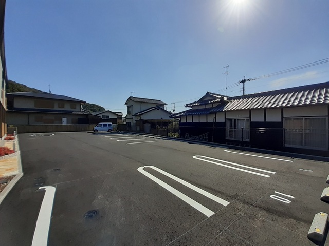 レジデンシア 駐車場