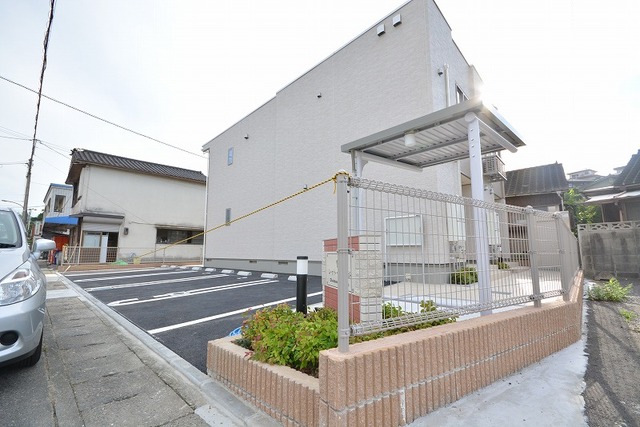 シャトー・熊谷 駐車場