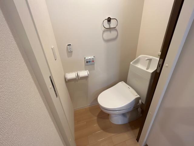 アンリウ・アペゼ シャワー付トイレ