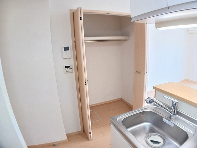 Ｓｏｎｅ　ＡｐａｒｔｍｅｎｔＣ 収納