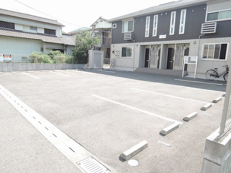 サンビレッジ小倉 駐車場