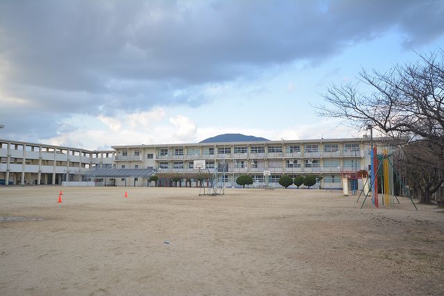 アルモニ－ 田原小学校まで450m