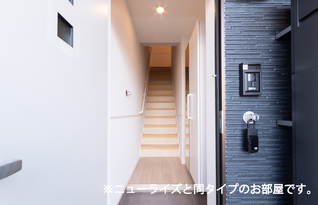 ガーデンハウス　明治町 玄関