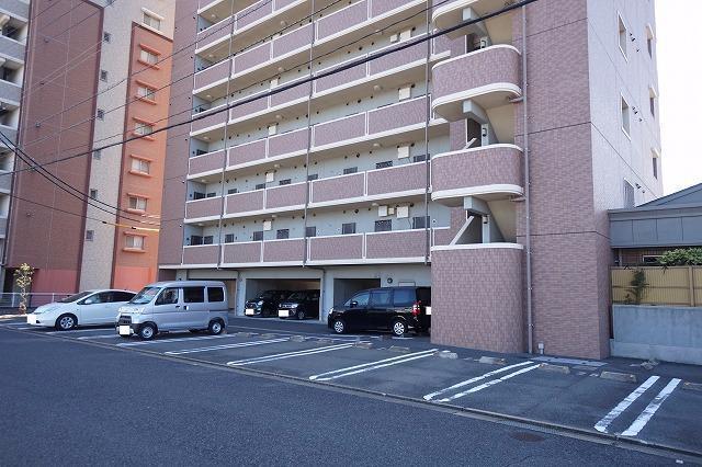 グランド・コスモ 駐車場