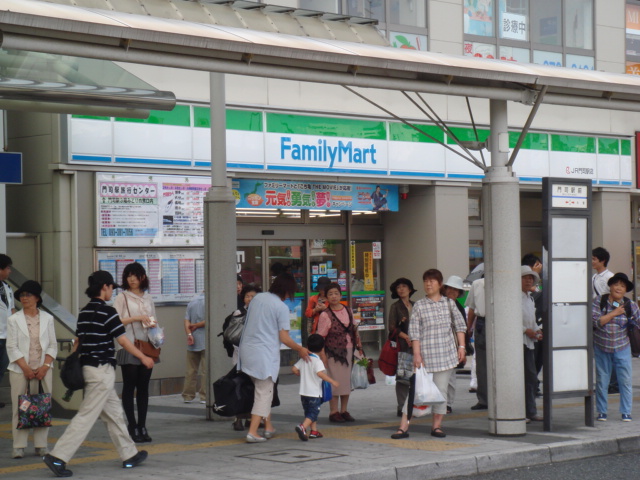 ソッジョルノ高田 ファミリーマートJR門司駅店まで359ｍ