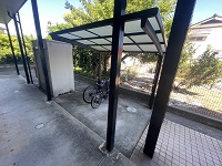レオパレスサウザンド 屋根付き駐輪場