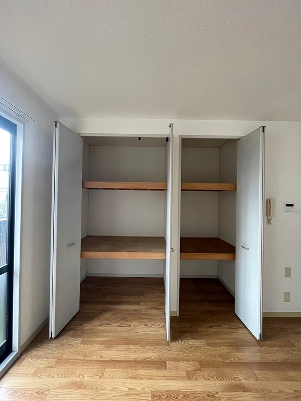 フラーリッシュ若園A棟 収納