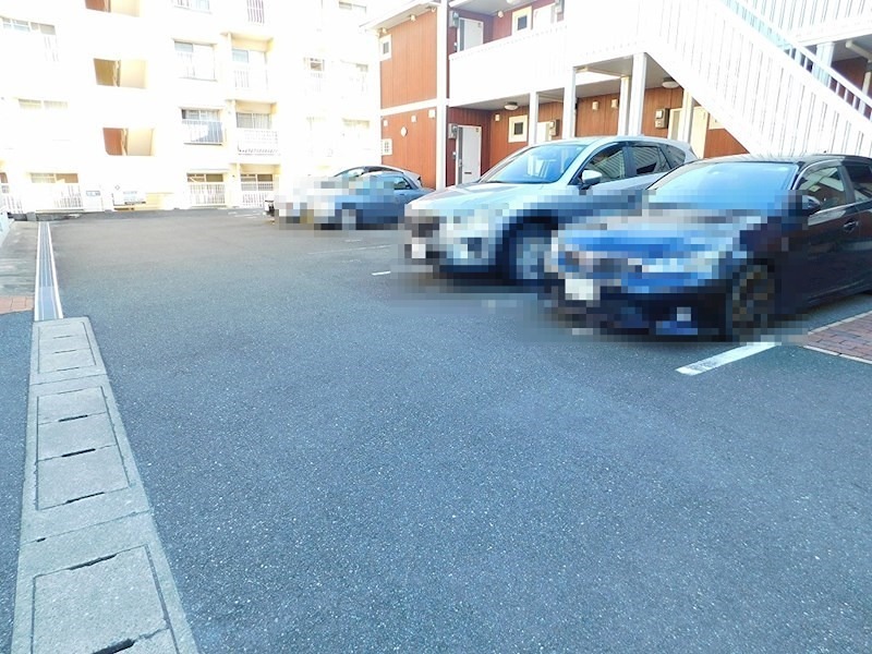 カノン 駐車場