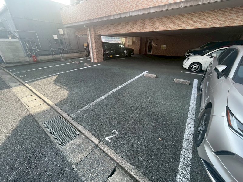 プロヴァンス大山 駐車場
