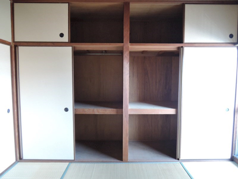 エメラルドマンション陣原D棟 収納