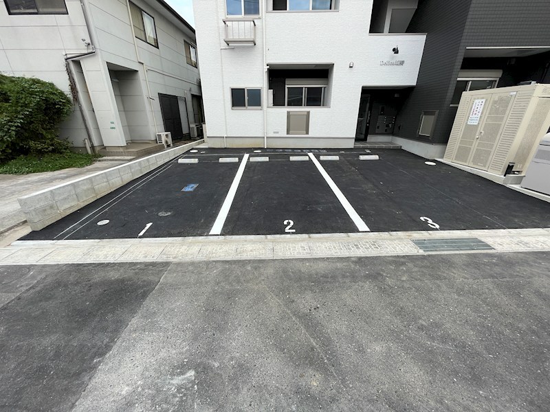 Delica城野 駐車場
